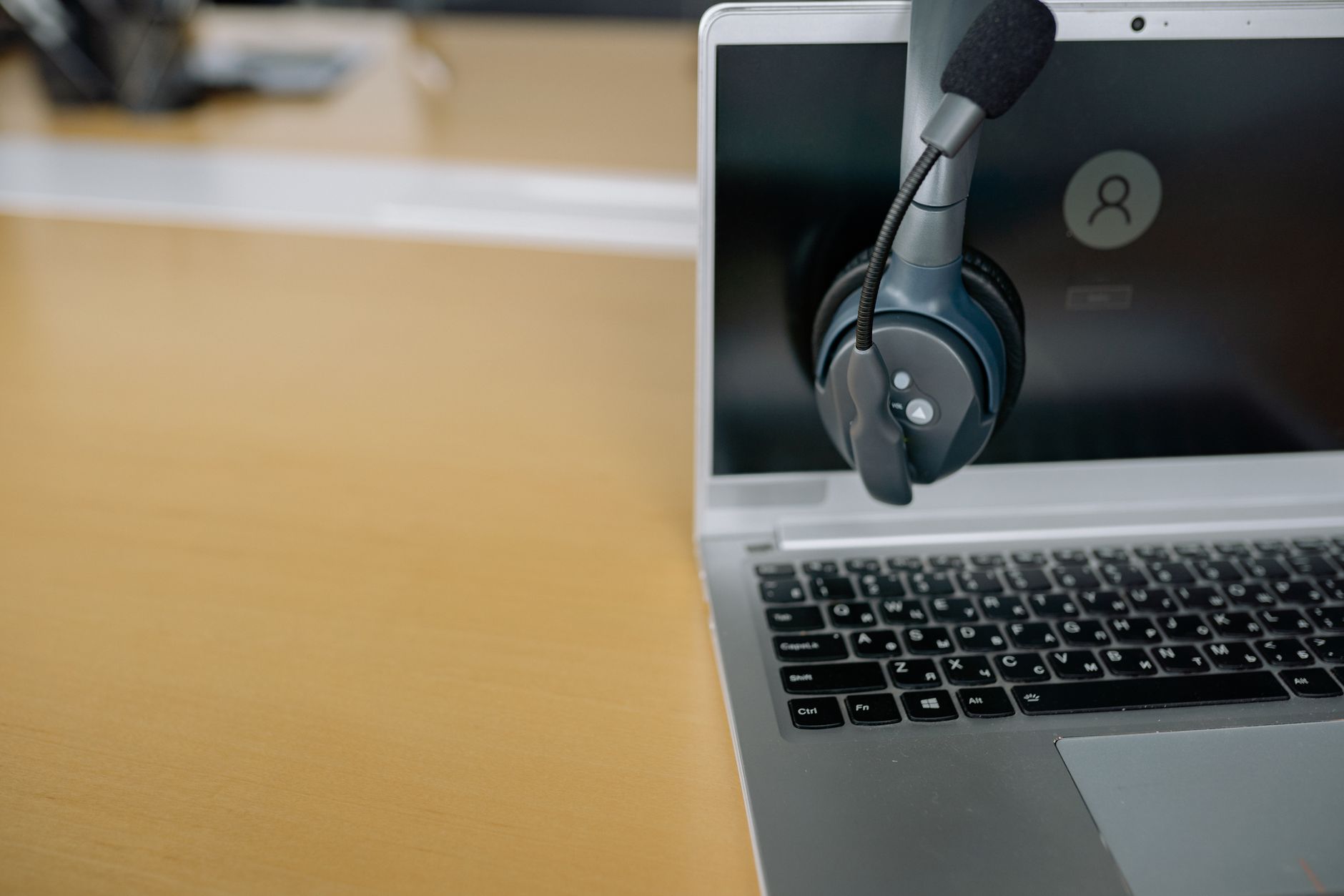 Jak sprzedawać webinary online?